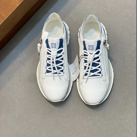 ジバンシィ スニーカー