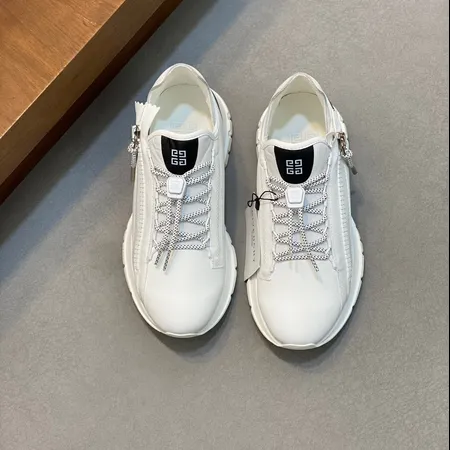 ジバンシィ スニーカー