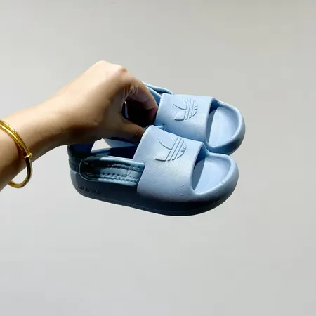 アディダス サンダル