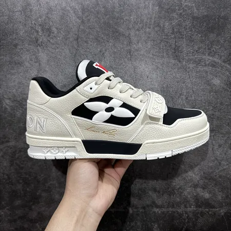 ルイヴィトン カジュアルシューズ