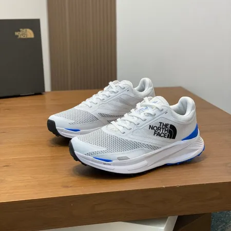 ノースフェイス スニーカー