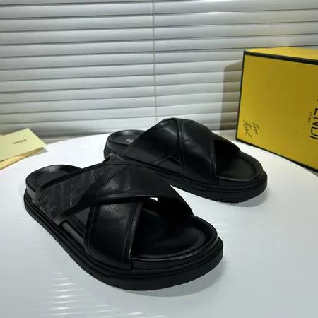 フェンディ スリッパ