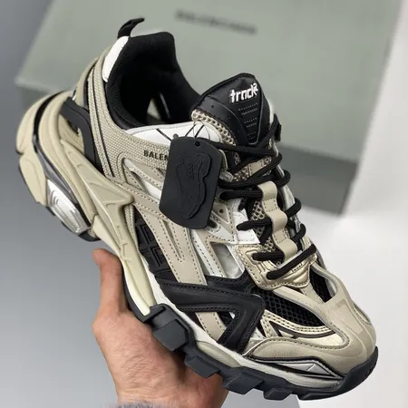 バレンシアガ スニーカー