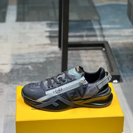 フェンディ スニーカー