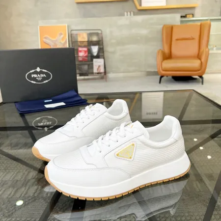 プラダ カジュアルシューズ