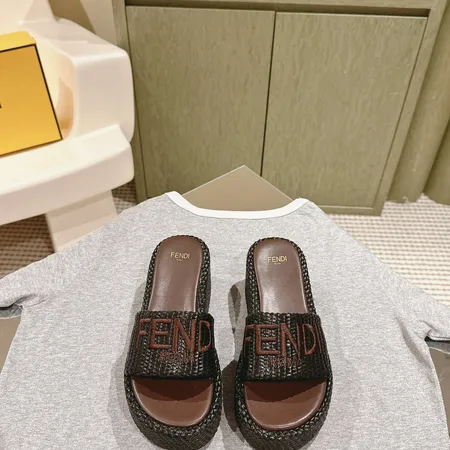 フェンディ スリッパ