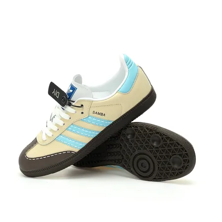 アディダス カジュアルシューズ