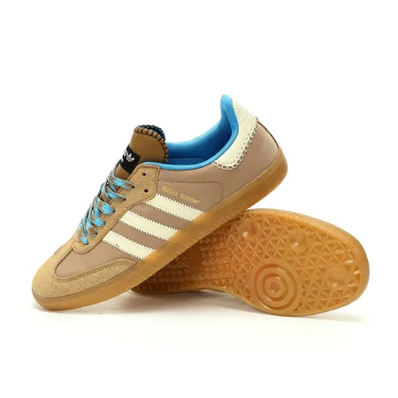 アディダス カジュアルシューズ