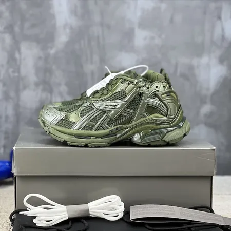 バレンシアガ スニーカー