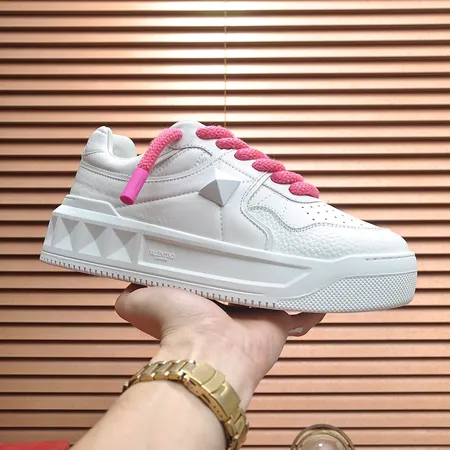 ヴァレンティノ カジュアルシューズ