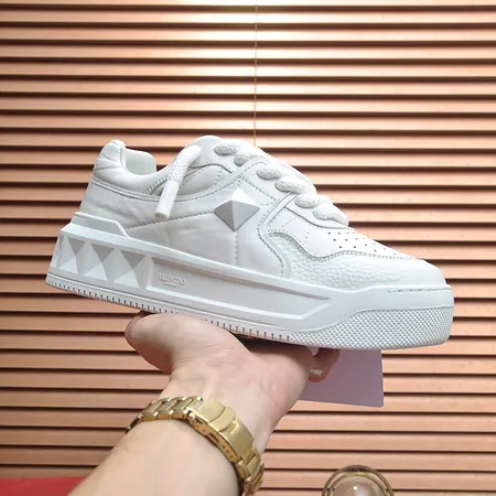 ヴァレンティノ カジュアルシューズ