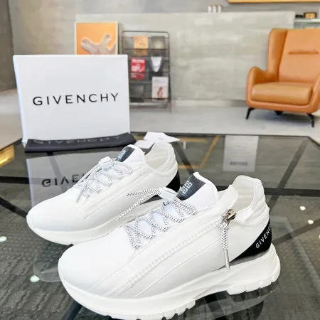 ジバンシィ スニーカー