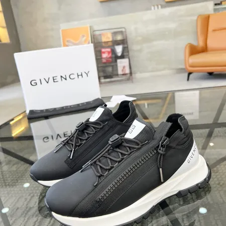 ジバンシィ スニーカー