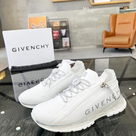 ジバンシィ スニーカー