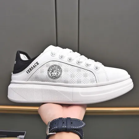 ヴェルサーチ カジュアルシューズ