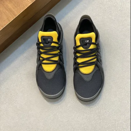 フェンディ スニーカー