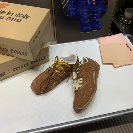 ミュウミュウ スニーカー