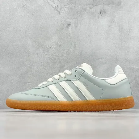 アディダス カジュアルシューズ