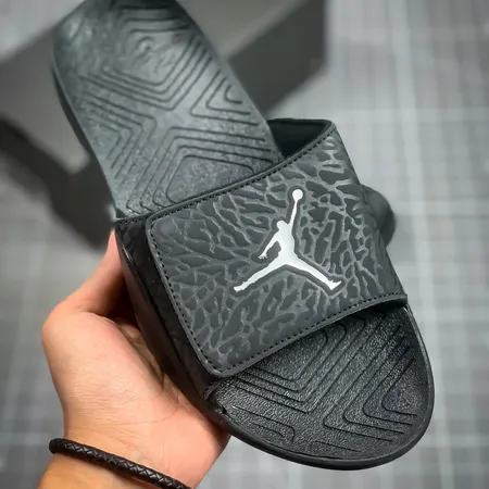 エアジョーダン スリッパ