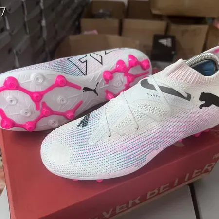 プーマ スニーカー