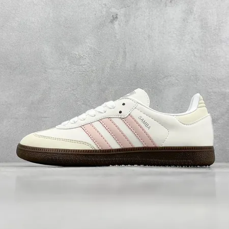 アディダス カジュアルシューズ