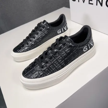 ジバンシィ カジュアルシューズ