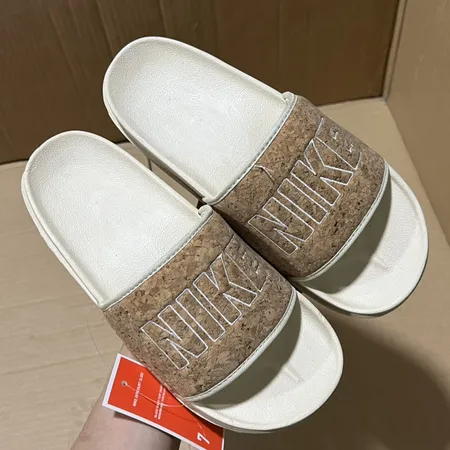 ナイキ スリッパ