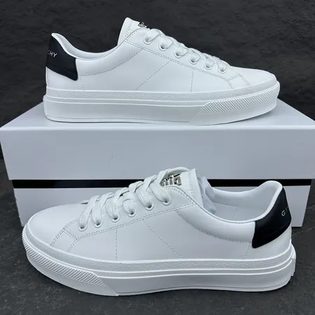 ジバンシィ カジュアルシューズ