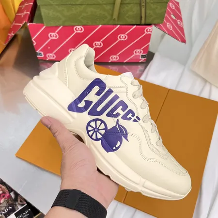 グッチ スニーカー