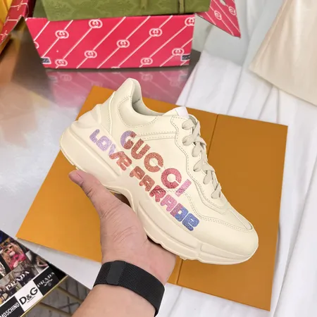 グッチ スニーカー