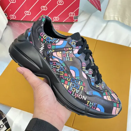 グッチ スニーカー