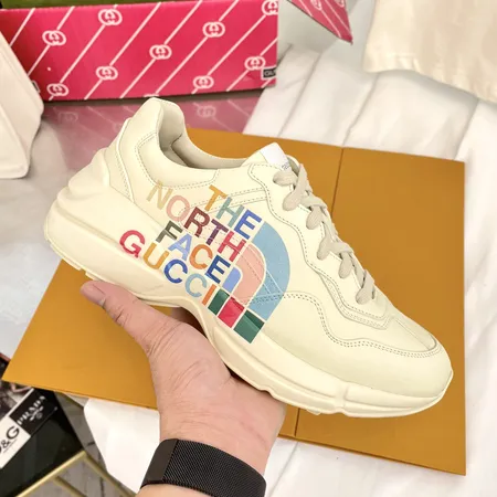 グッチ スニーカー