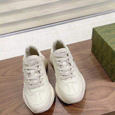 グッチ スニーカー