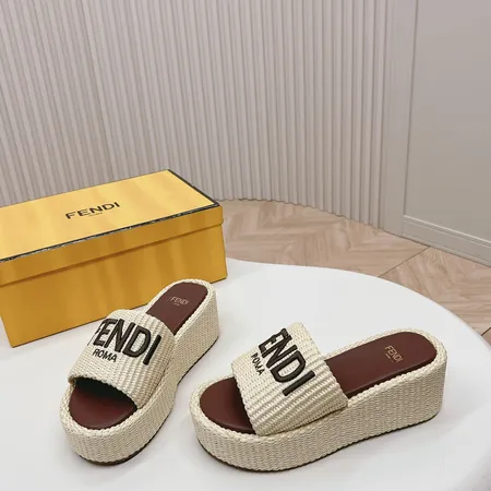 フェンディ スリッパ