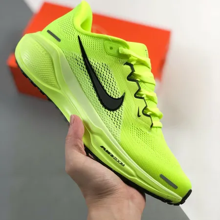 ナイキ スニーカー