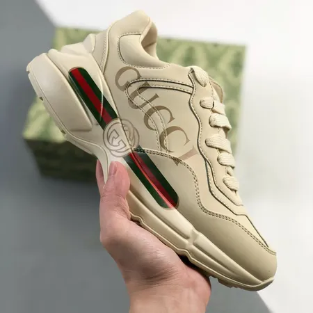 グッチ スニーカー