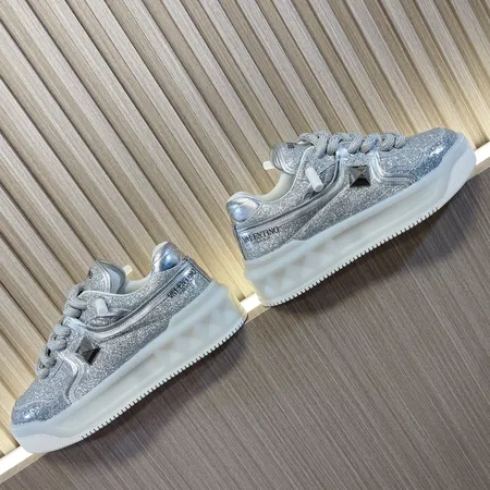 ヴァレンティノ カジュアルシューズ