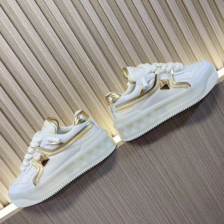 ヴァレンティノ カジュアルシューズ