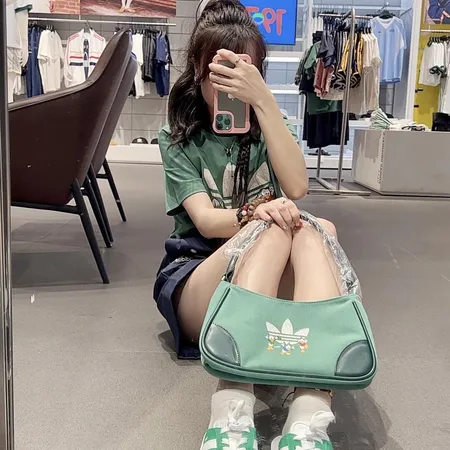 アディダス スリッパ