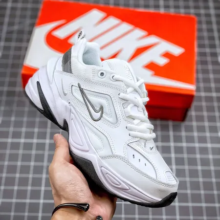 ナイキ スニーカー