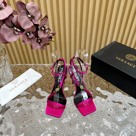 ヴェルサーチ サンダル