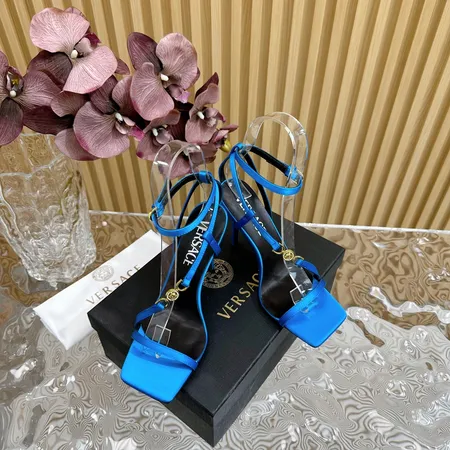 ヴェルサーチ サンダル