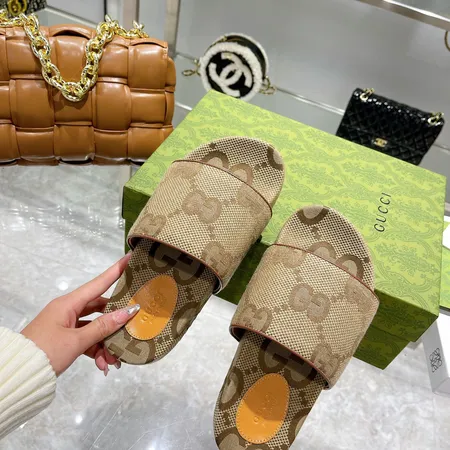 グッチ スリッパ