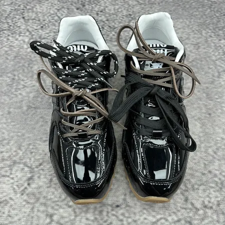 ミュウミュウ スニーカー