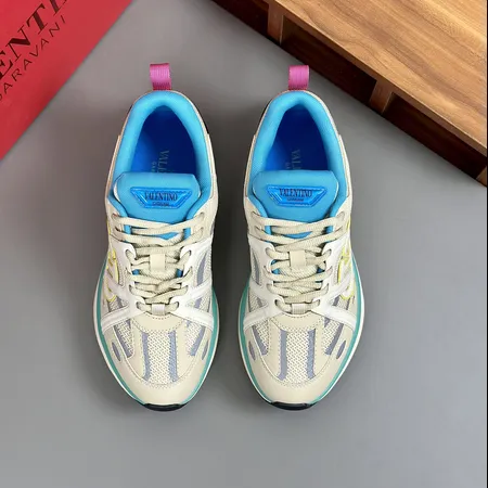 ヴァレンティノ スニーカー