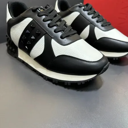 ヴァレンティノ スニーカー