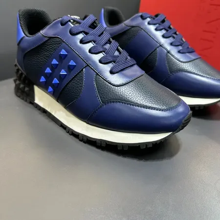 ヴァレンティノ スニーカー