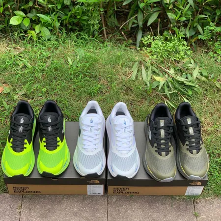 ノースフェイス スニーカー