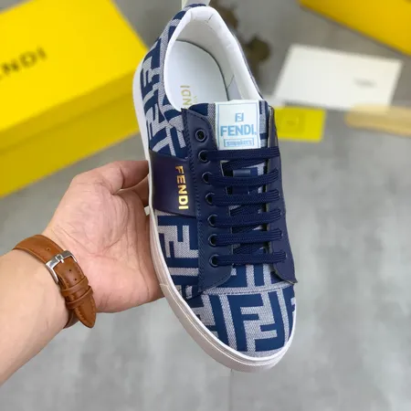 フェンディ カジュアルシューズ