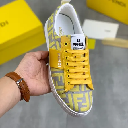 フェンディ カジュアルシューズ
